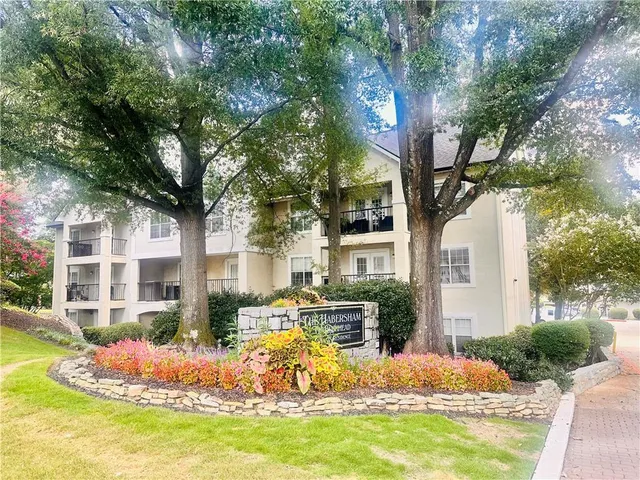 $190,000 | 3655 Habersham Road Northeast, Unit 131, Atlanta, GA 30305