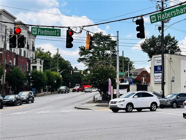 $190,000 | 3655 Habersham Road Northeast, Unit 131, Atlanta, GA 30305