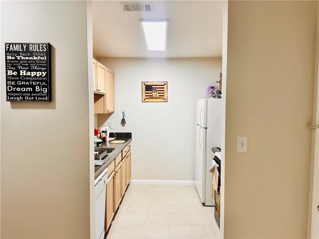 3655 Habersham Road Northeast, Unit 131 Atlanta, GA 30305 - Photo 21 of 26