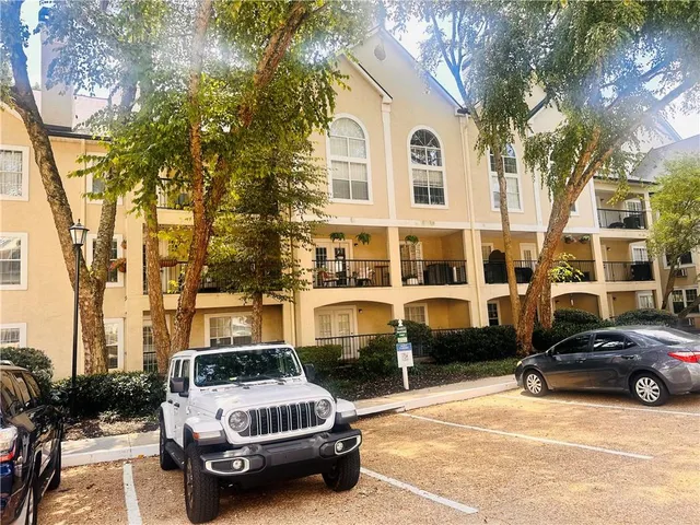 $190,000 | 3655 Habersham Road Northeast, Unit 131, Atlanta, GA 30305