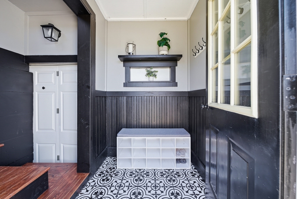 291 Oneil Road Somerset, MA 02725 - Photo 4 of 39