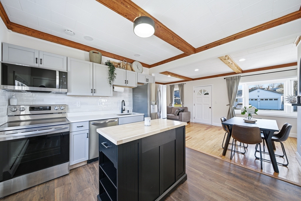 291 Oneil Road Somerset, MA 02725 - Photo 5 of 39