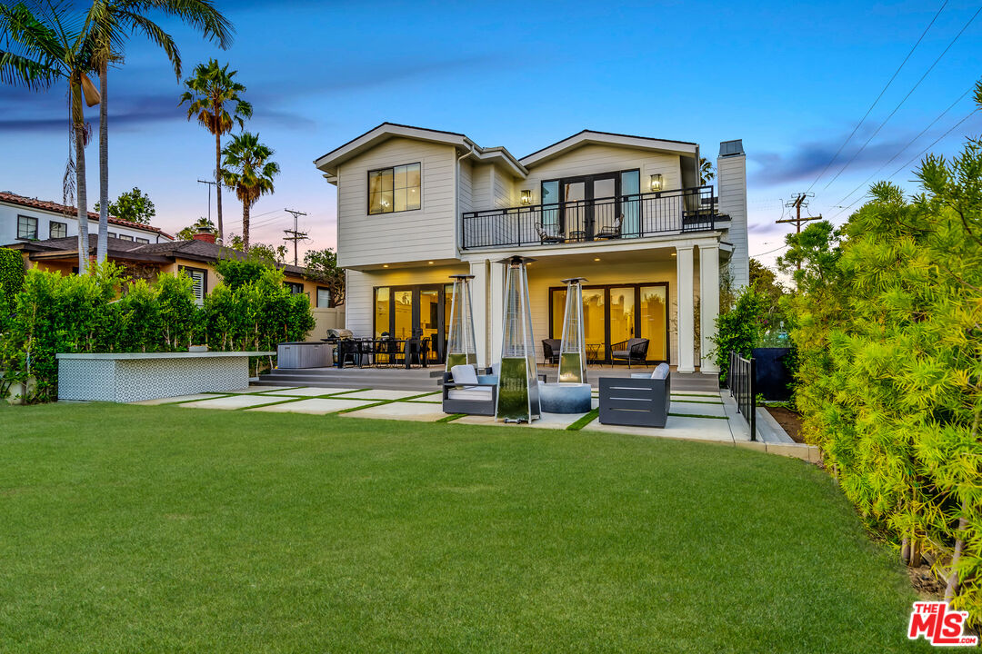 11995 Dorothy Street, Los Angeles, CA 90049 Compass