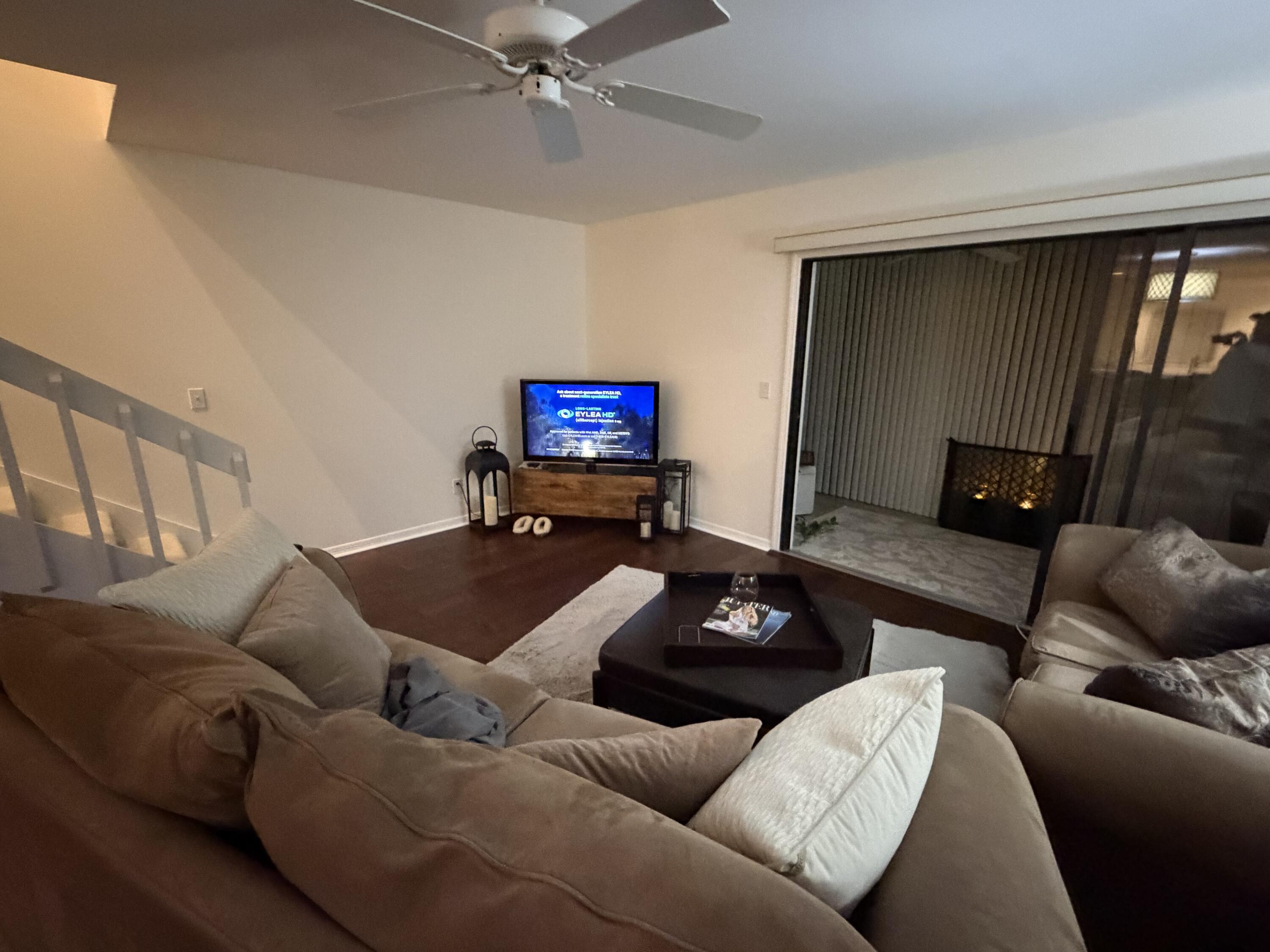 6117 Southeast Georgetown Place Hobe Sound, FL 33455 - Photo 8 of 24 IMG_2228