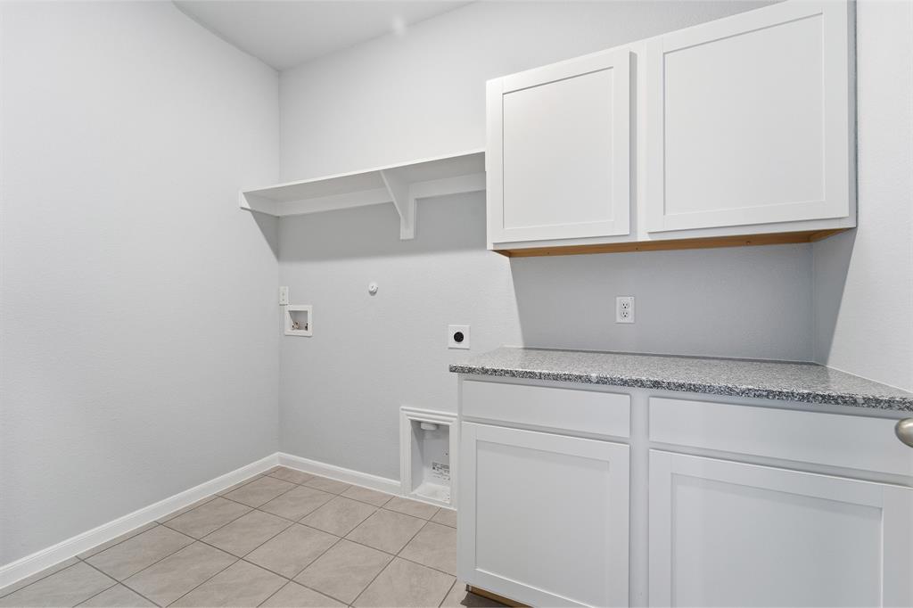 343 Caviar Road Waxahachie, TX 75165 - Photo 22 of 22 a view of cabinets