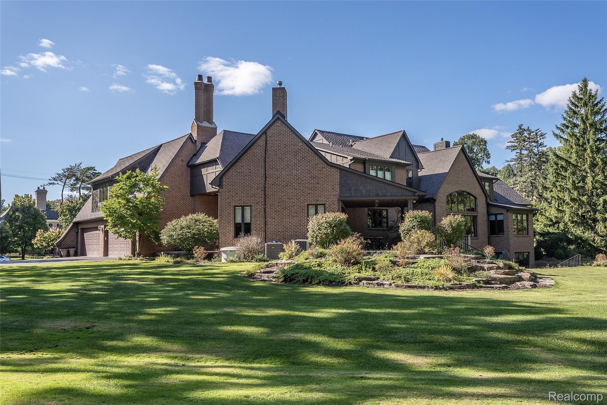1310 Orchard Ridge Road Bloomfield Hills, MI 48304 - Photo 47 of 52 54 REAR VIEW.jpg
