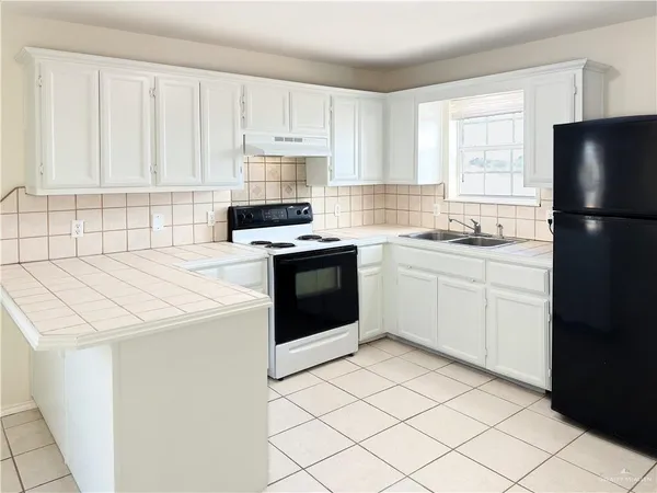 $875 | 3717 Clavel Street, Unit 8, Palmview, TX 78572