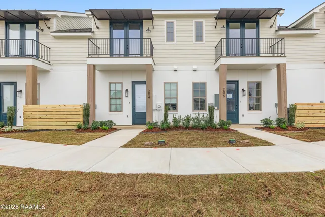 $269,000 | 315 Sandstone Avenue, Unit 205, Scott, LA 70583