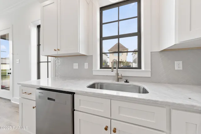 $269,000 | 315 Sandstone Avenue, Unit 205, Scott, LA 70583