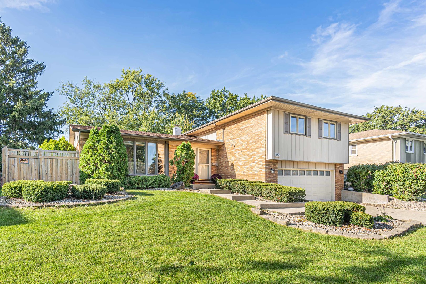 15232 Oak Road Oak Forest, IL 60452 - Photo 1 of 31 Gallery Image 1