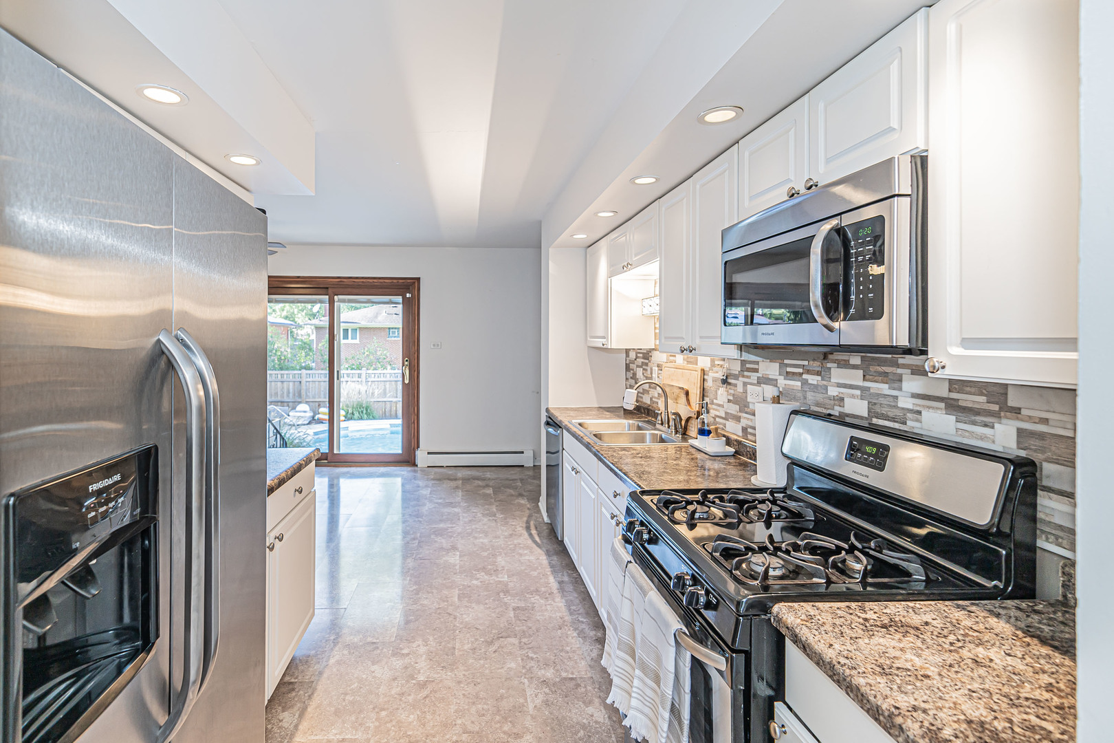 15232 Oak Road Oak Forest, IL 60452 - Photo 12 of 31 Gallery Image 12