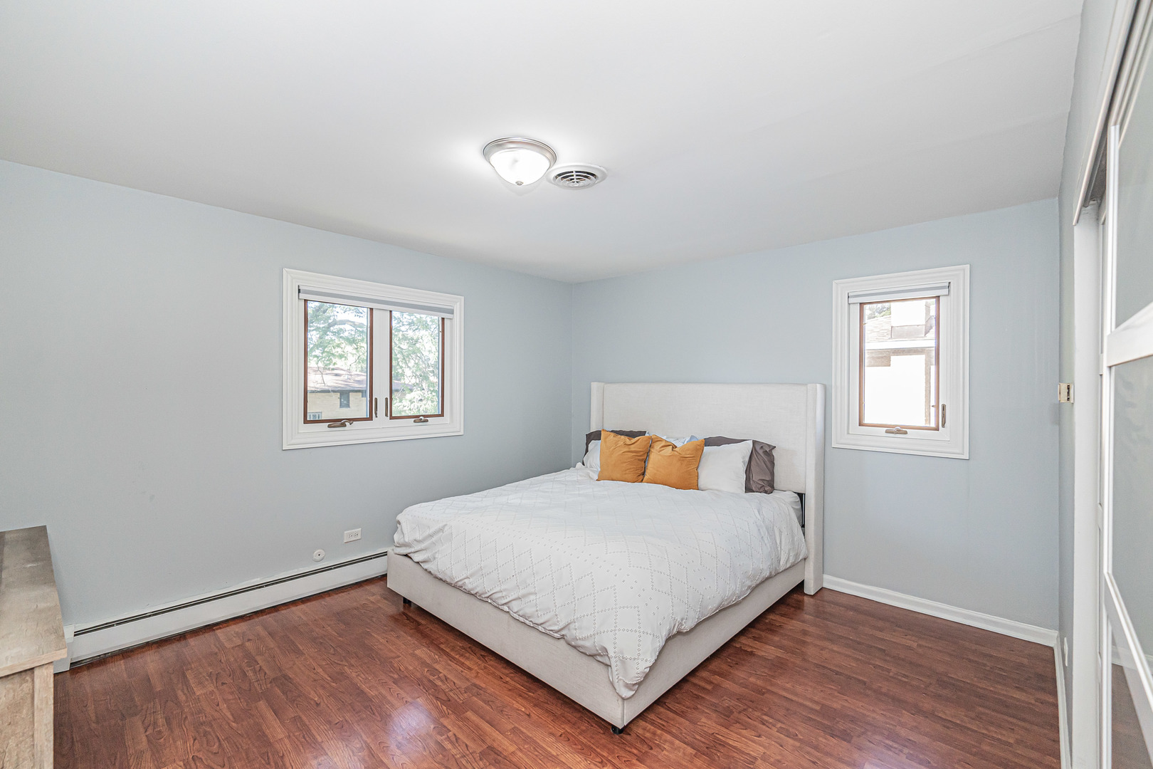 15232 Oak Road Oak Forest, IL 60452 - Photo 13 of 31 Gallery Image 13