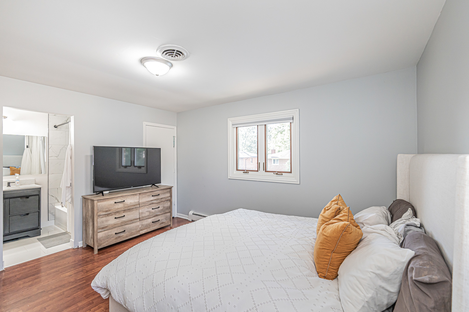 15232 Oak Road Oak Forest, IL 60452 - Photo 14 of 31 Gallery Image 14