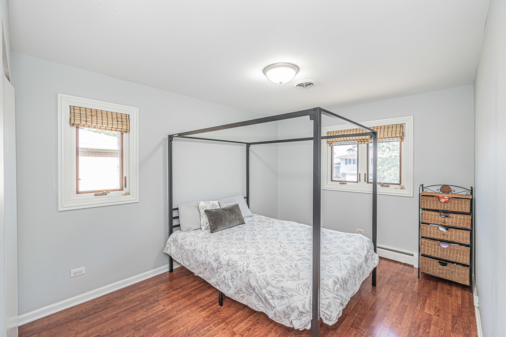 15232 Oak Road Oak Forest, IL 60452 - Photo 17 of 31 Gallery Image 17