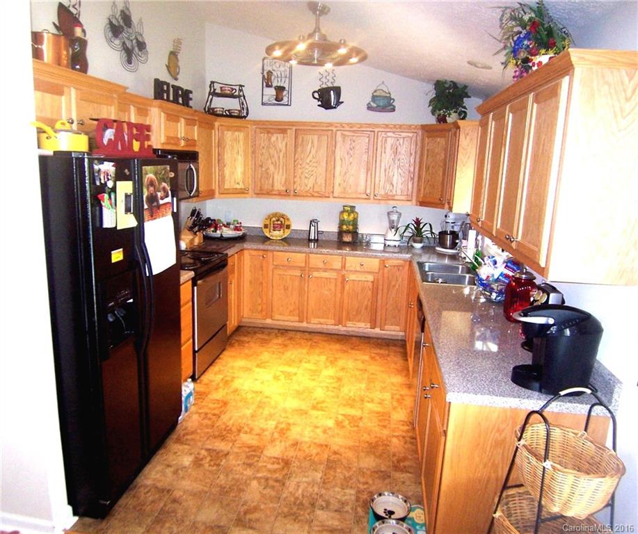 2135 Olde Farm Road Southeast Hudson, NC 28638 - Photo 3 of 16 Gallery Image 3