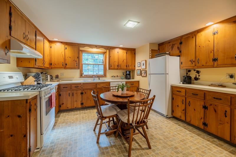 528 Highway 121 Windham, VT 05148 - Photo 12 of 33