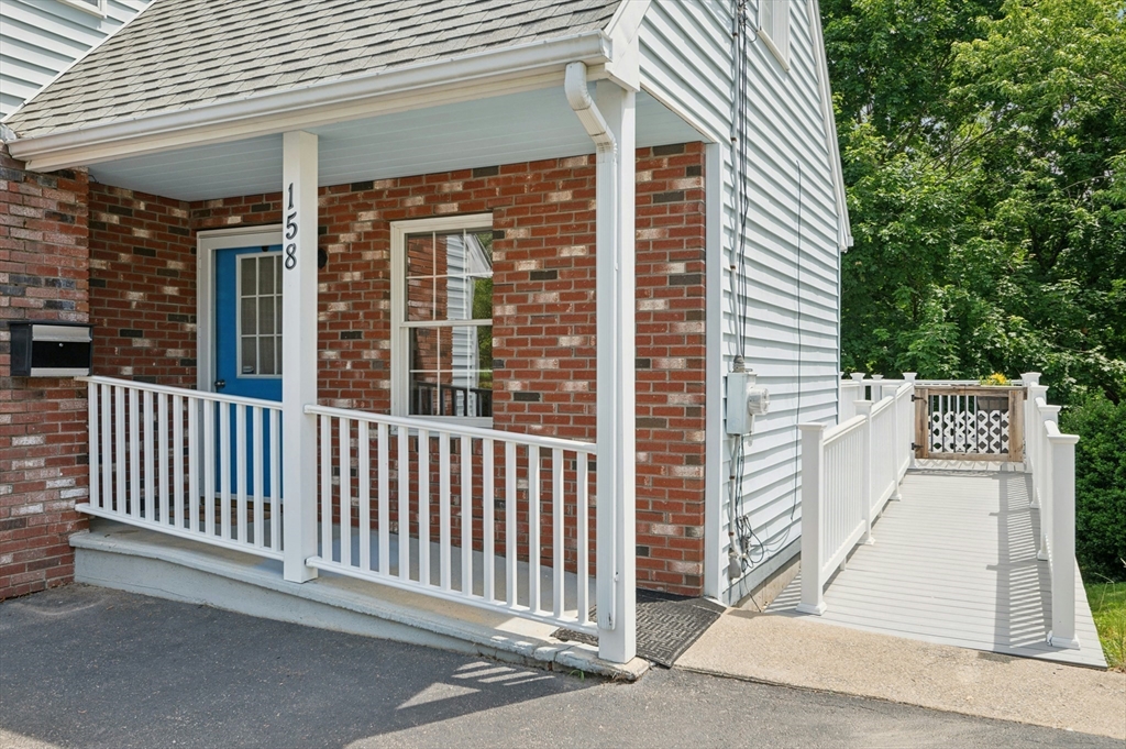 158 Copperfield Road Worcester, MA 01602 - Photo 3 of 42