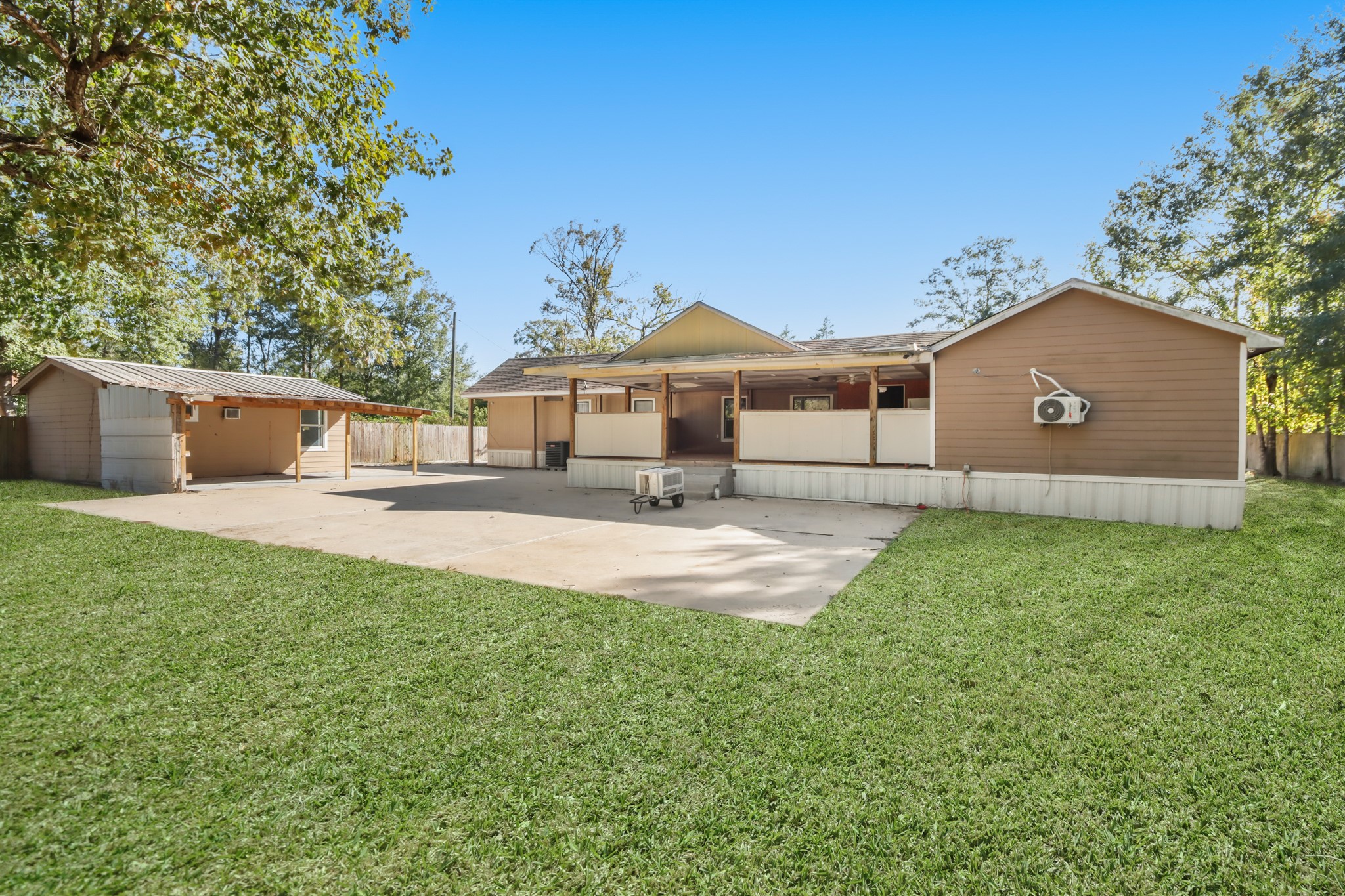 17317 East Greenleaf Lane Conroe, TX 77306 - Photo 2 of 24