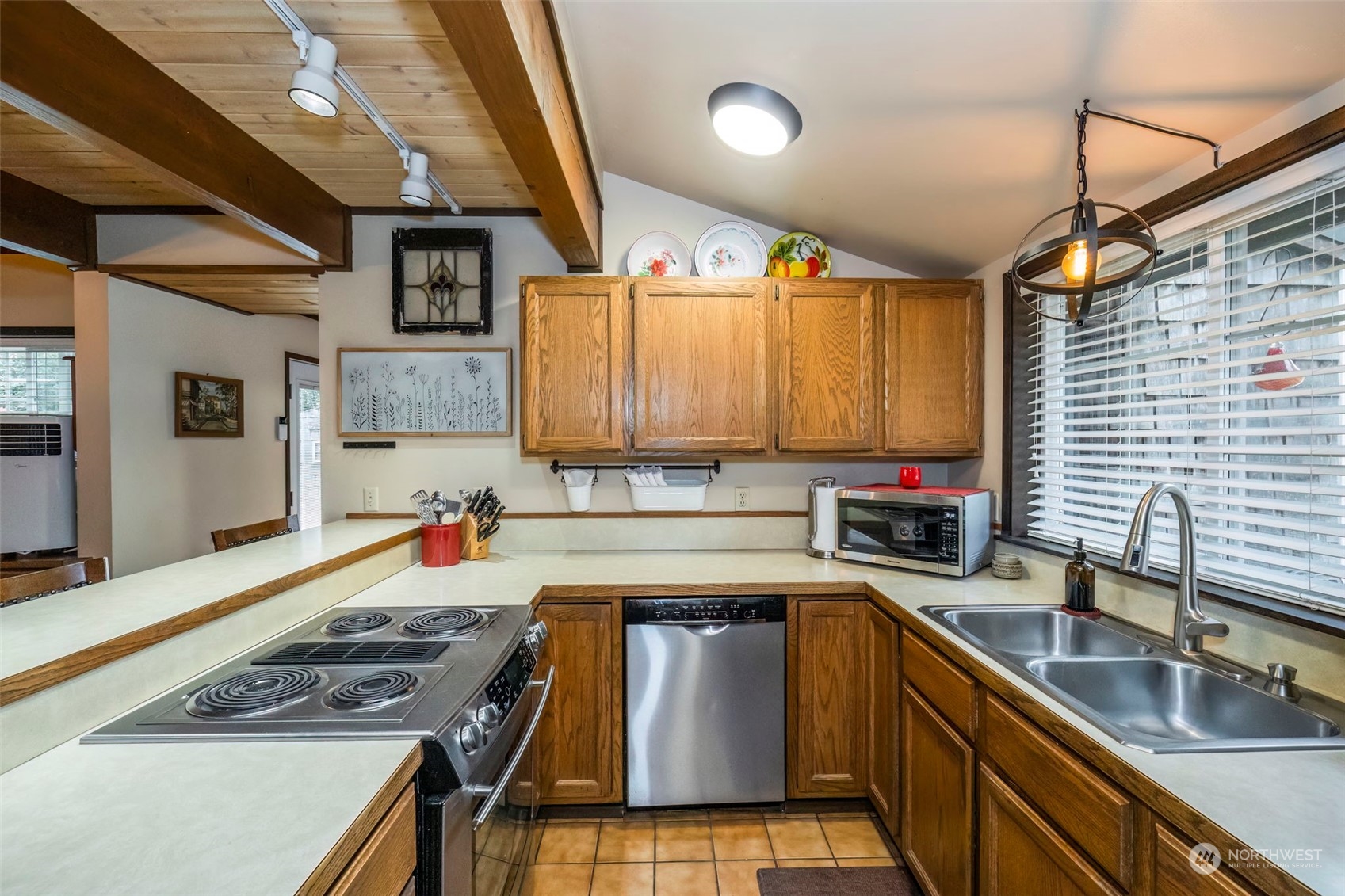 7500 Sidney Road Southwest Port Orchard, WA 98367 - Photo 12 of 40 Gallery Image 12