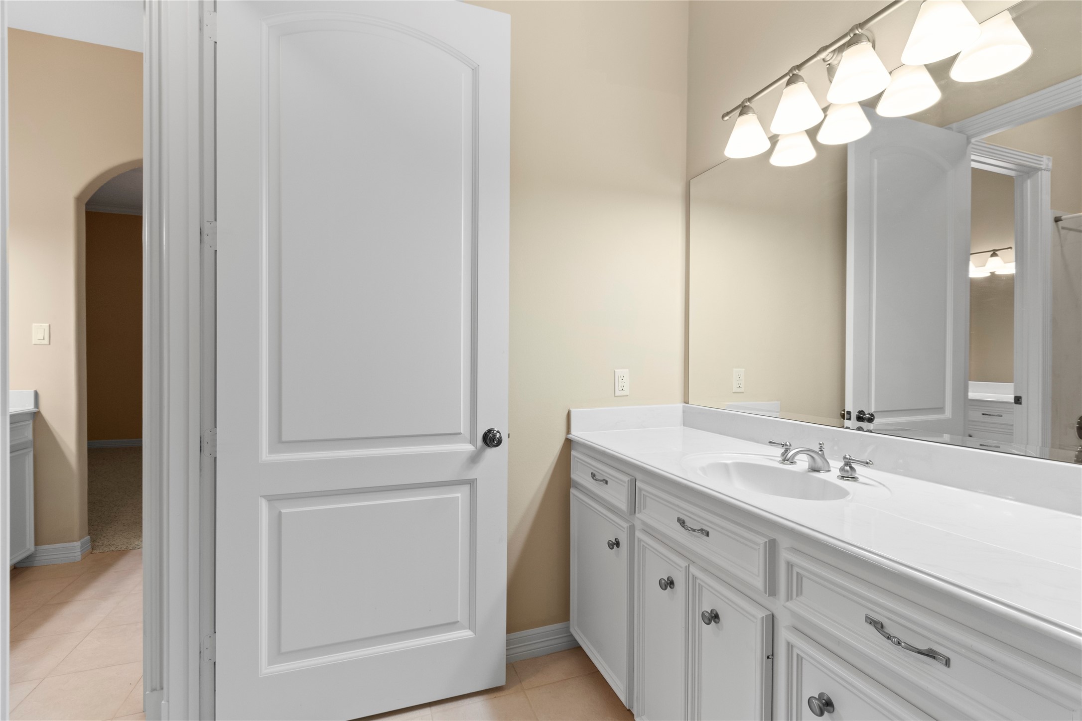 16626 Lafone Drive Spring, TX 77379 - Photo 24 of 42 Jack and Jill Bath shared by Bedrooms 2 and 3