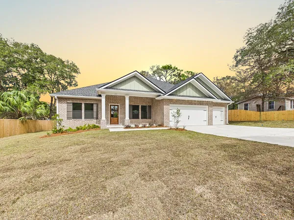 $739,900 | 324 Hillcrest Avenue, Valparaiso, FL 32580