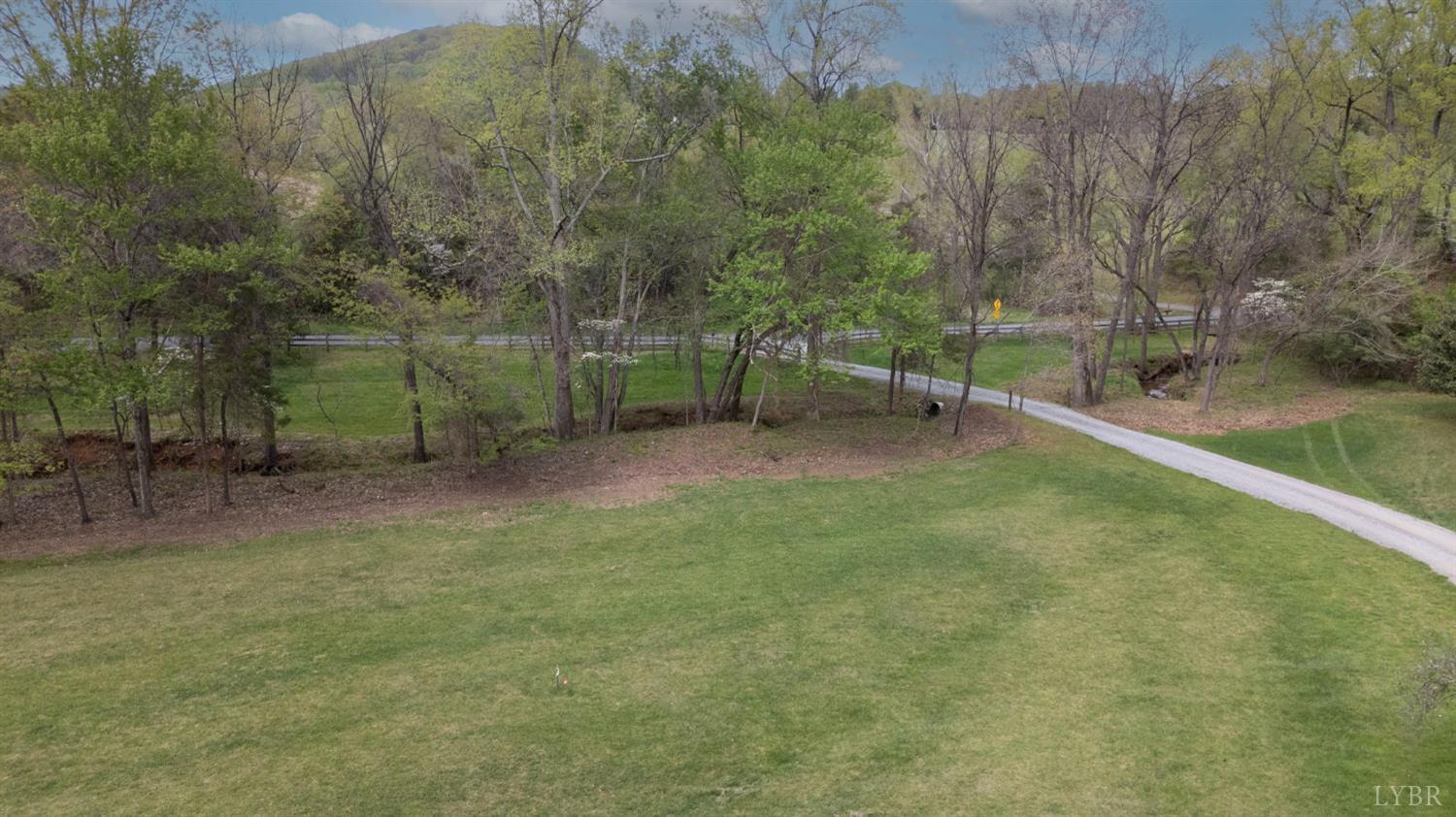 2252 Coffee Road Lynchburg, VA 24503 - Photo 3 of 93