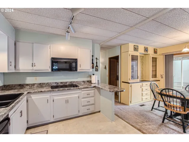 $49,900 | 11602 Southwest Royal Villa Drive, Tigard, OR 97224