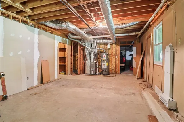 a front view of house with yard and swimming pool