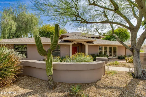 $1,100,000 | 1569 West El Caminito Drive, Phoenix, AZ 85021