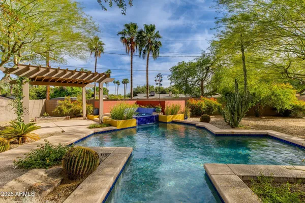 $1,100,000 | 1569 West El Caminito Drive, Phoenix, AZ 85021