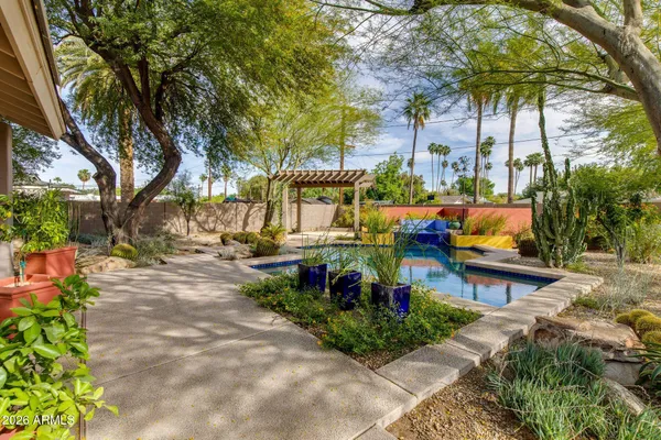 $1,100,000 | 1569 West El Caminito Drive, Phoenix, AZ 85021