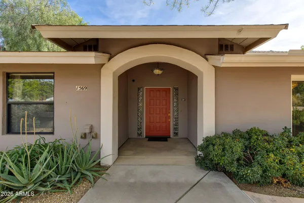$1,100,000 | 1569 West El Caminito Drive, Phoenix, AZ 85021