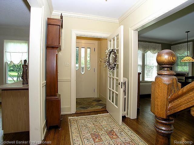 519 Rivenoak Street Birmingham, MI 48009 - Photo 3 of 22 VIEW TOWARD ENTRY