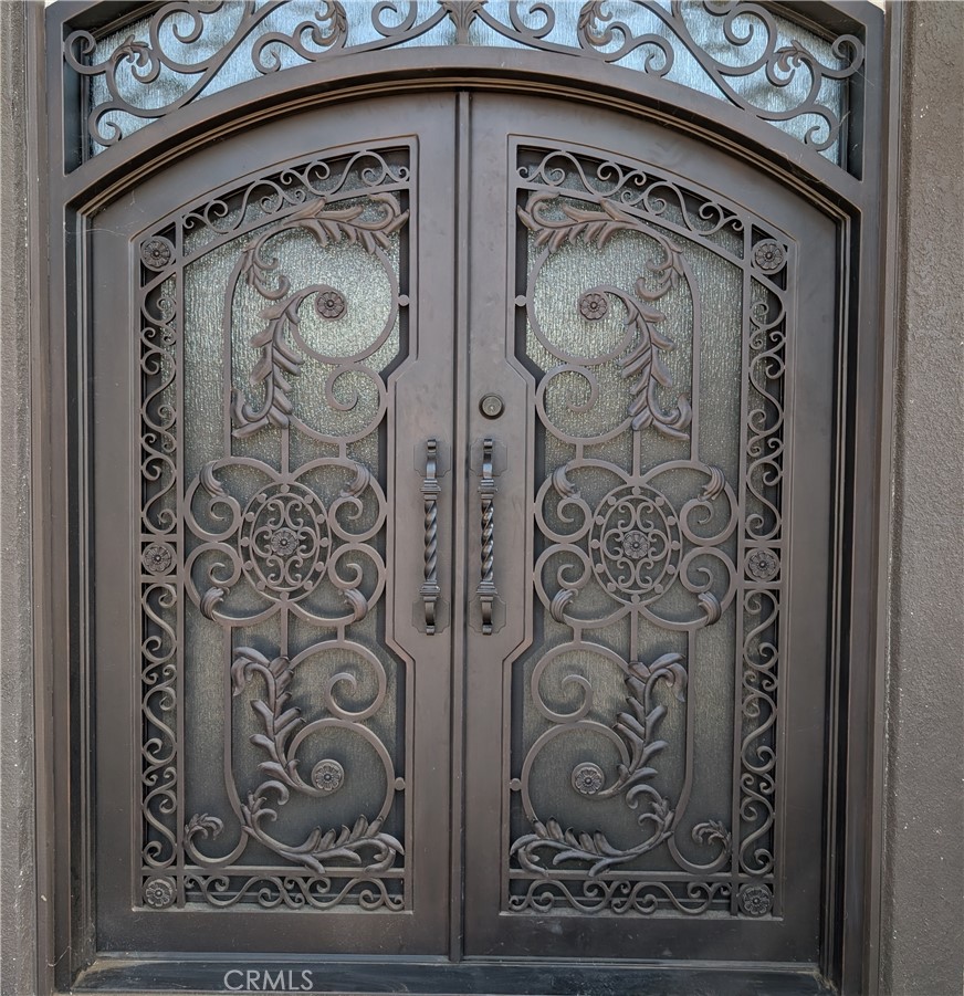 129 Valley Ridge Drive Paradise, CA 95969 - Photo 10 of 66 a close view of a door with a mirror