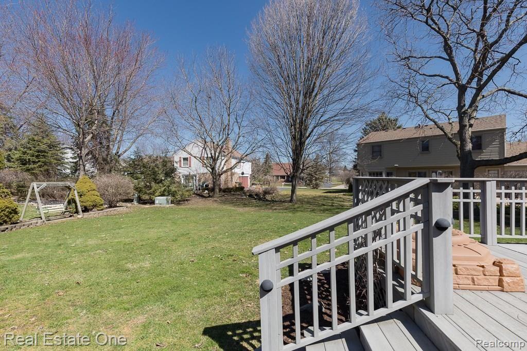 1352 Chestnut Lane Rochester Hills, MI 48309 - Photo 32 of 35