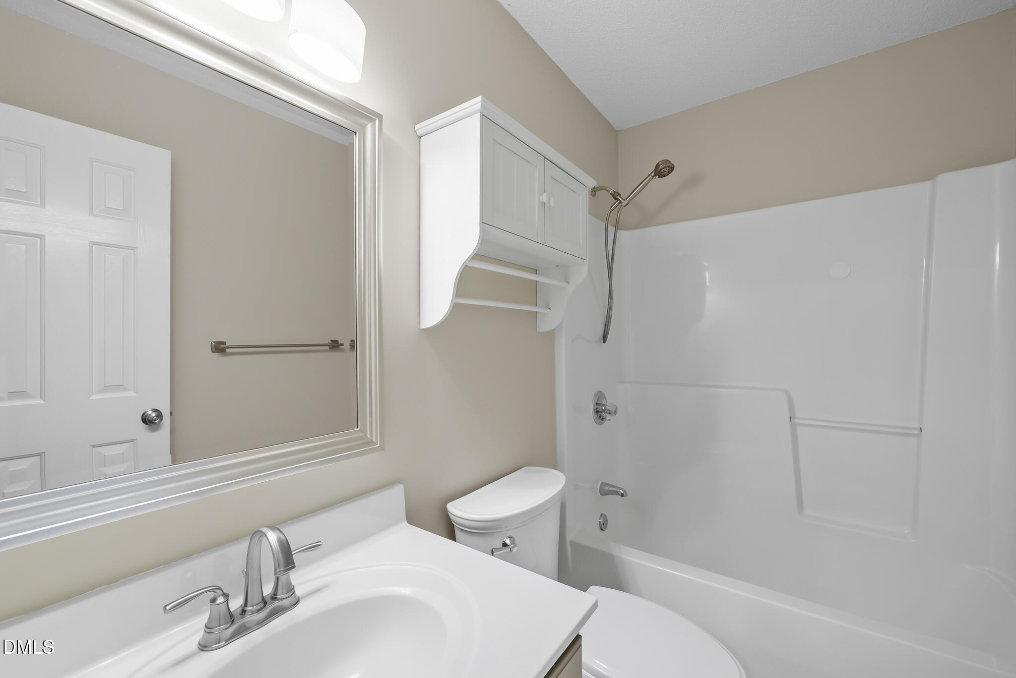 5404 Staysail Court Raleigh, NC 27613 - Photo 22 of 28 Secondary Bathroom