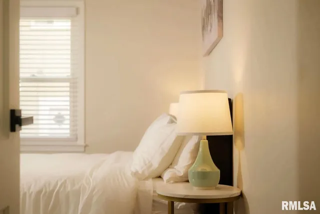 $161,000 | 1012 East Paris Avenue, Peoria Heights, IL 61616