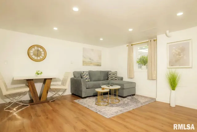 $161,000 | 1012 East Paris Avenue, Peoria Heights, IL 61616