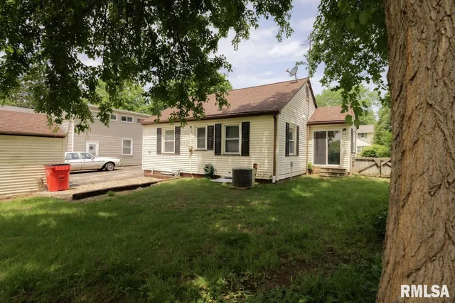 $161,000 | 1012 East Paris Avenue, Peoria Heights, IL 61616