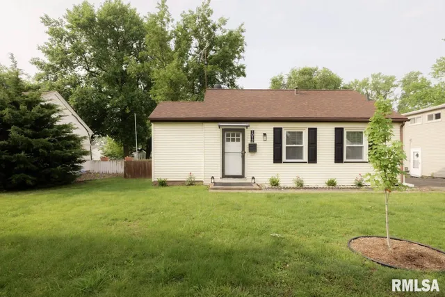 $161,000 | 1012 East Paris Avenue, Peoria Heights, IL 61616