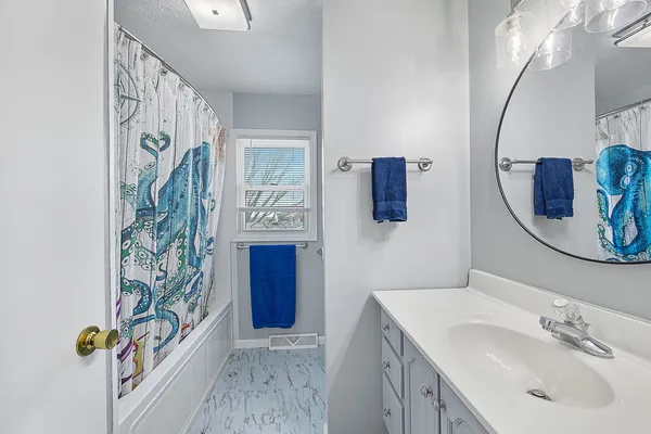 $190,000 | 416 South Chestnut Street, Le Roy, IL 61752