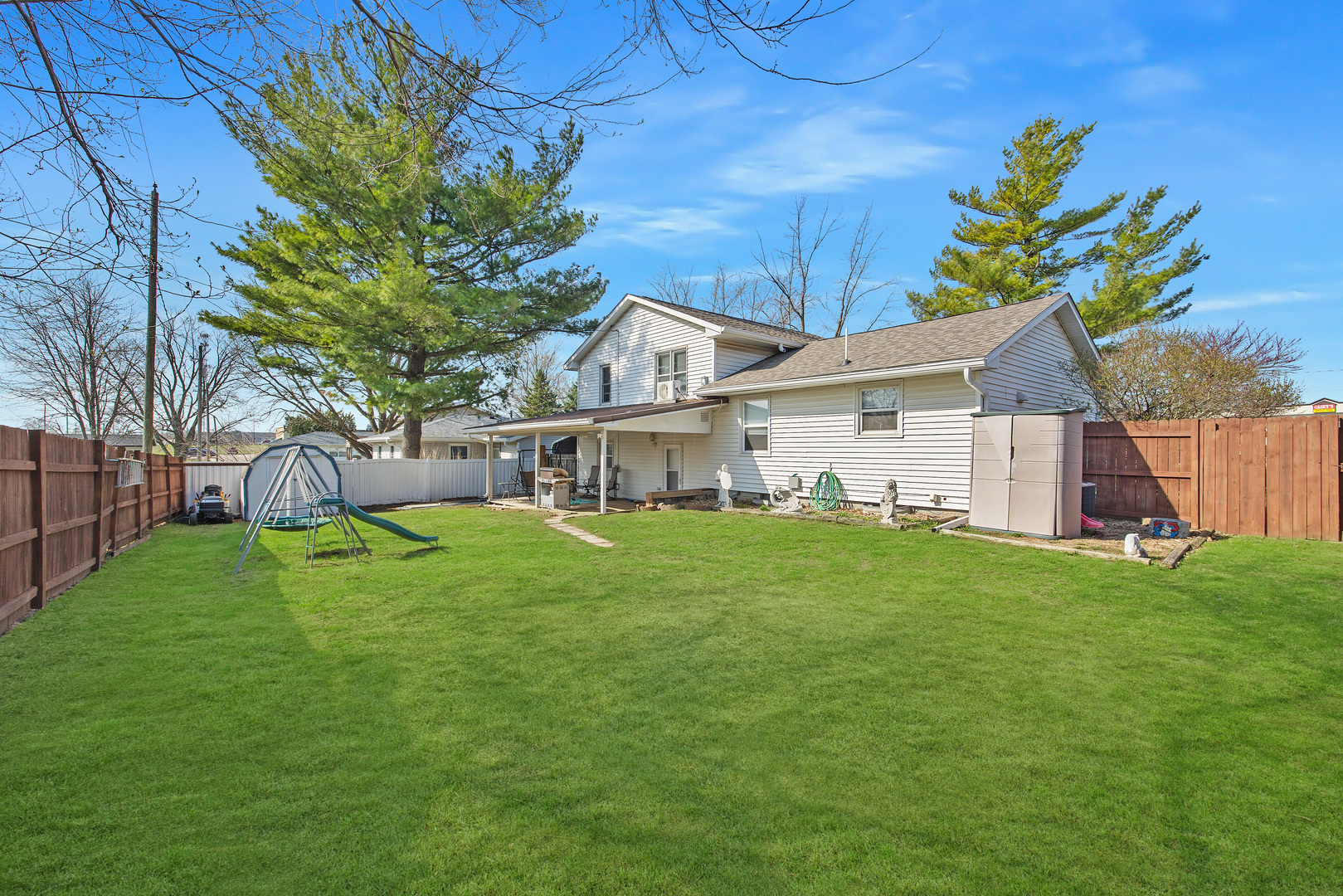 416 South Chestnut Street Le Roy, IL 61752 - Photo 2 of 27