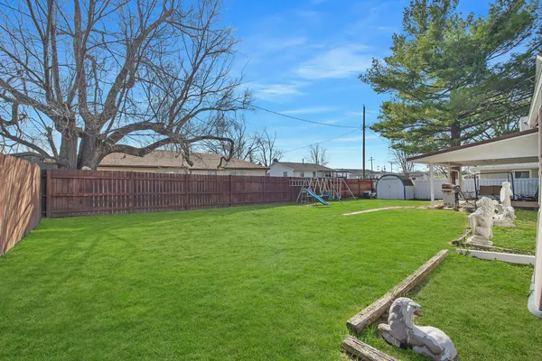 $190,000 | 416 South Chestnut Street, Le Roy, IL 61752