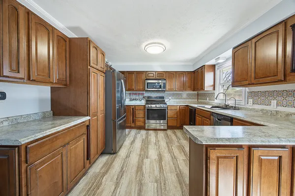 $190,000 | 416 South Chestnut Street, Le Roy, IL 61752