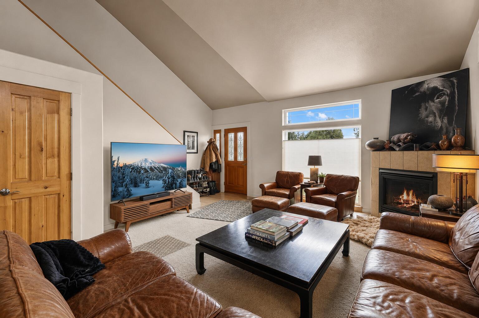 1652 Northeast Redrose Court Bend, OR 97701 - Photo 6 of 20 Living