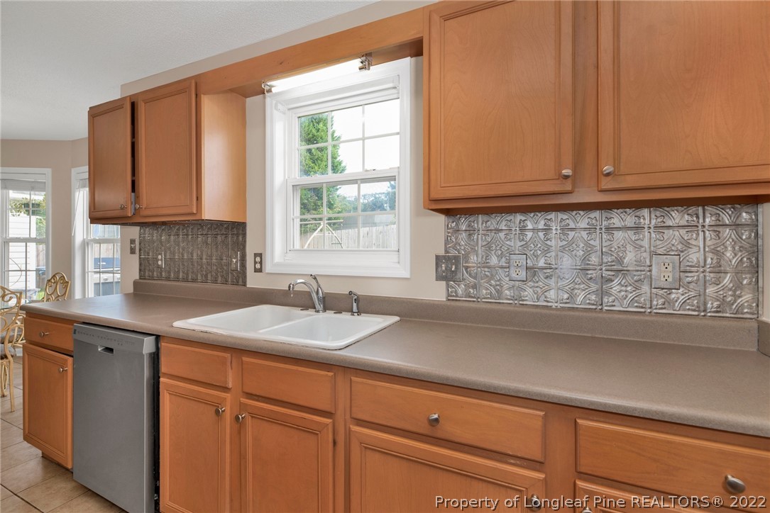 424 Bramblegate Road Hope Mills, NC 28348 - Photo 15 of 29 Gallery Image 15