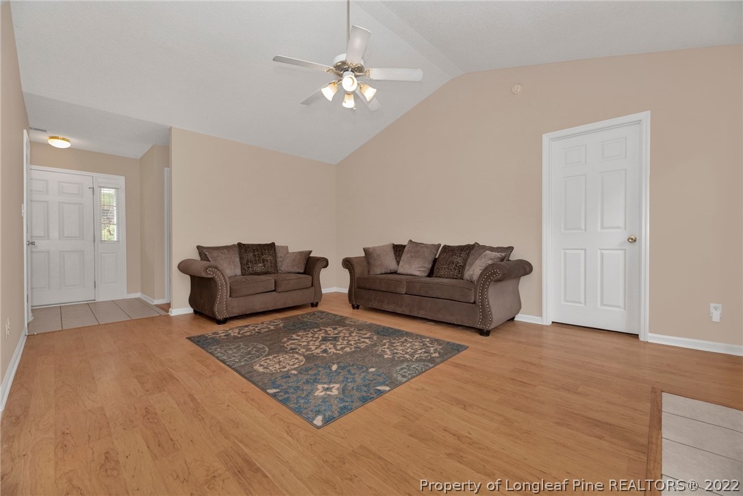 424 Bramblegate Road Hope Mills, NC 28348 - Photo 6 of 29 Gallery Image 6
