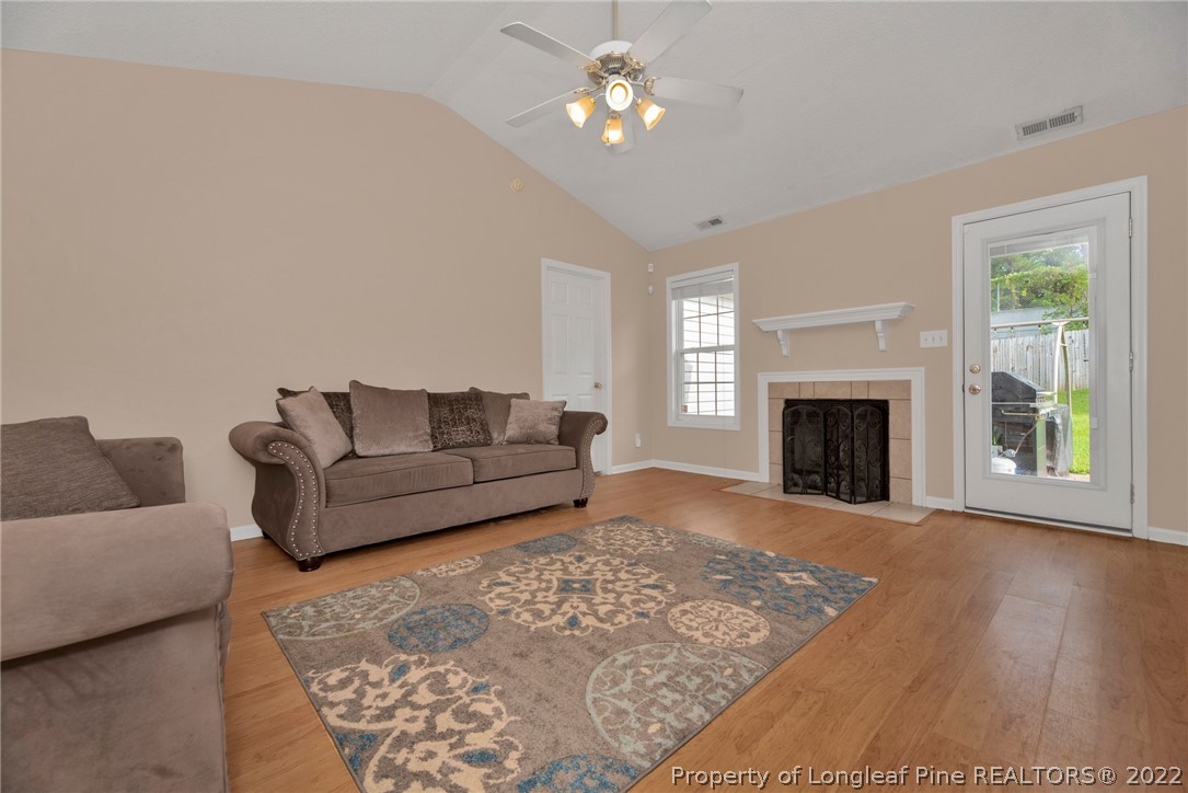 424 Bramblegate Road Hope Mills, NC 28348 - Photo 7 of 29 Gallery Image 7