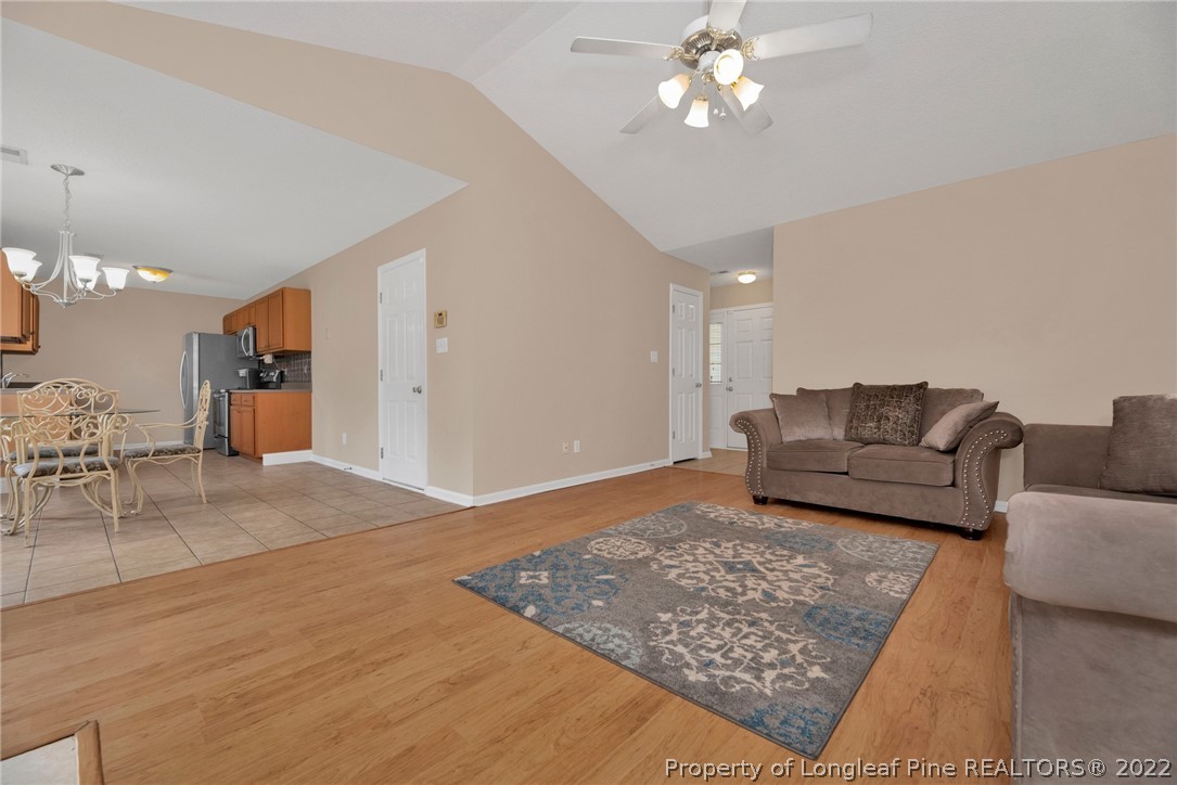 424 Bramblegate Road Hope Mills, NC 28348 - Photo 8 of 29 Gallery Image 8