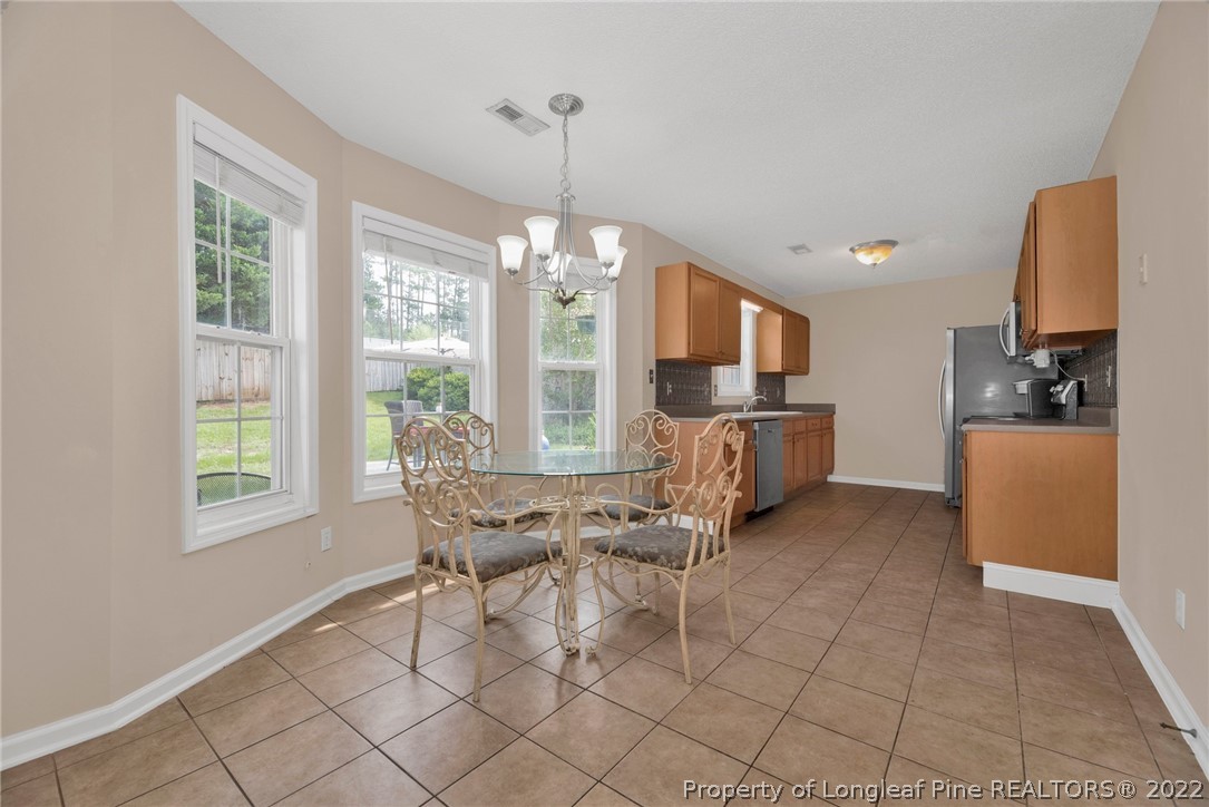 424 Bramblegate Road Hope Mills, NC 28348 - Photo 10 of 29 Gallery Image 10